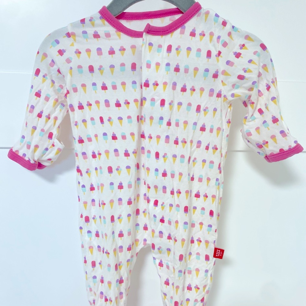 Magnetic Me Longsleeve Onesie footsies